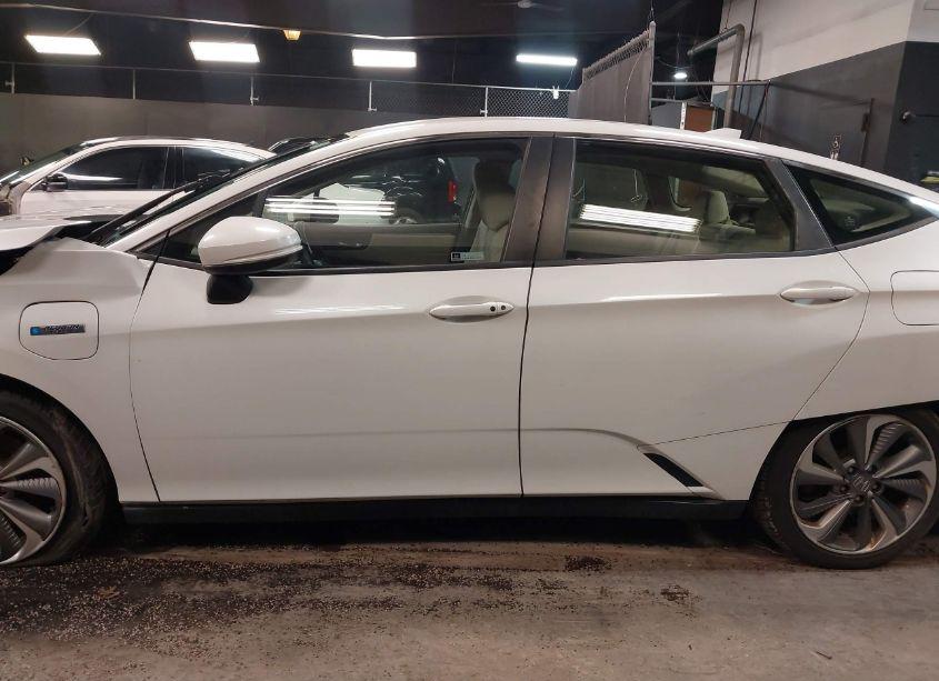 Photo 14 of 2018 Honda Clarity PLUG-IN HYBRID (VIN JHMZC5F11JC015021)