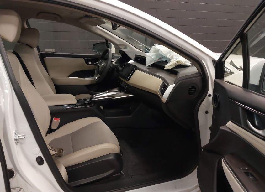 Photo 5 of 2018 Honda Clarity PLUG-IN HYBRID (VIN JHMZC5F11JC015021)