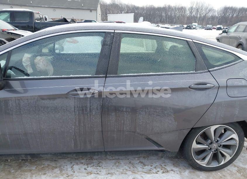 Photo 14 of 2018 Honda Clarity PLUG-IN HYBRID (VIN JHMZC5F13JC006627)