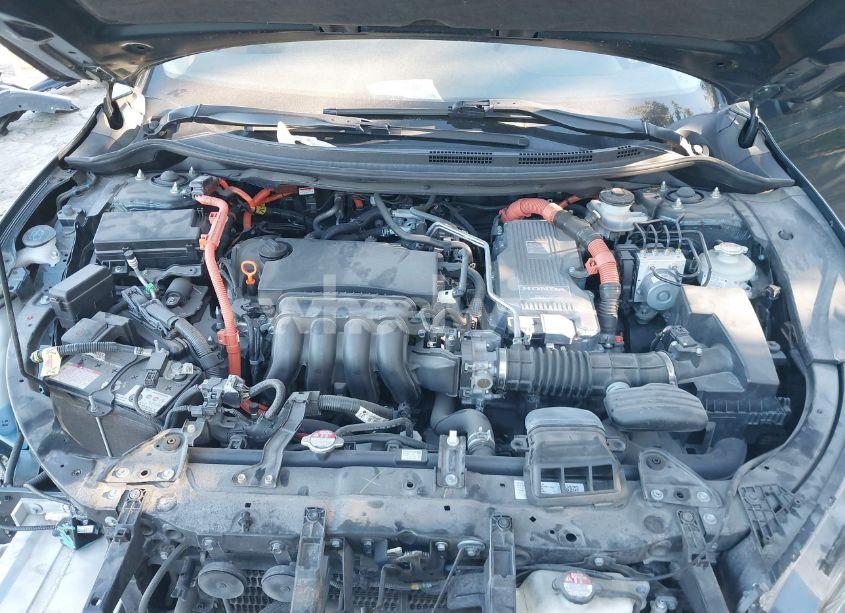 Photo 10 of 2018 Honda Clarity PLUG-IN HYBRID (VIN JHMZC5F13JC018812)