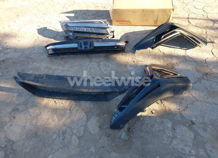 Photo 12 of 2018 Honda Clarity PLUG-IN HYBRID (VIN JHMZC5F13JC018812)