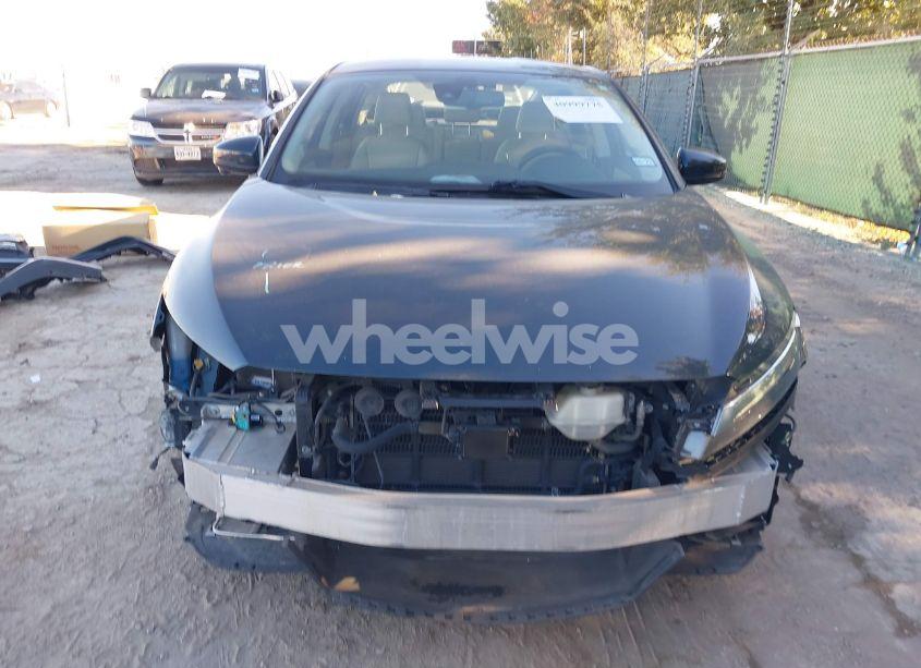 Photo 13 of 2018 Honda Clarity PLUG-IN HYBRID (VIN JHMZC5F13JC018812)