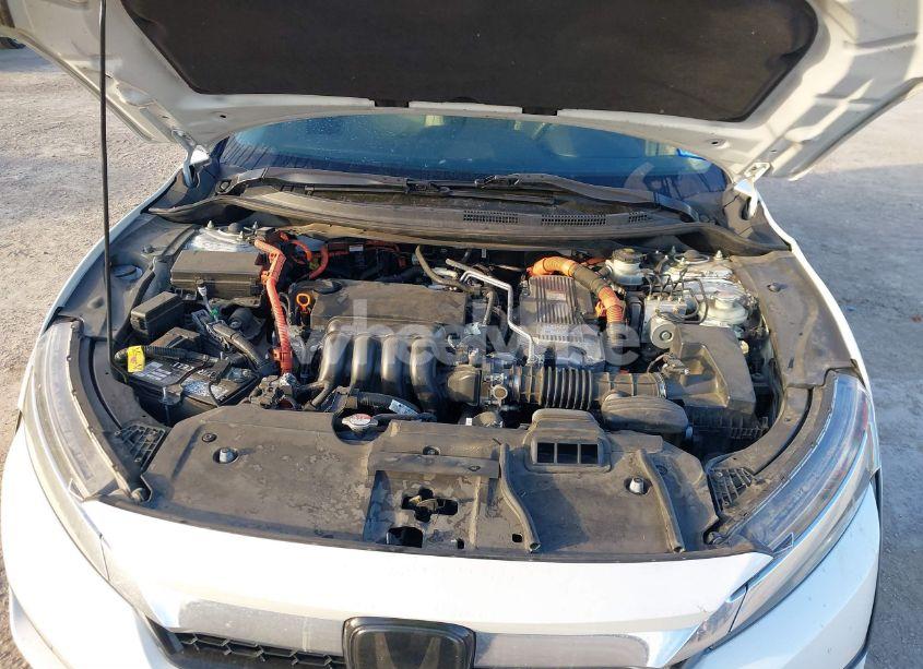 Photo 10 of 2018 Honda Clarity PLUG-IN HYBRID (VIN JHMZC5F14JC002263)