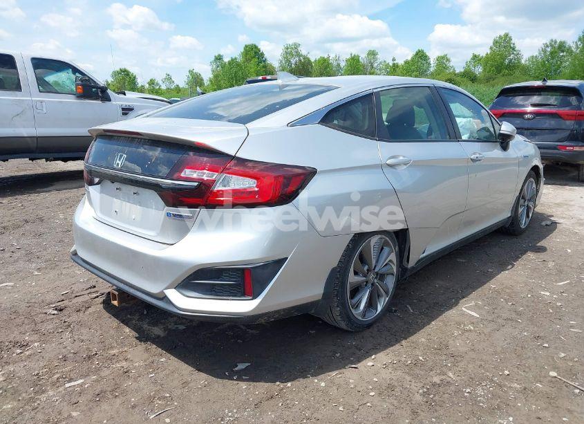 Photo 4 of 2018 Honda Clarity PLUG-IN HYBRID (VIN JHMZC5F14JC007026)