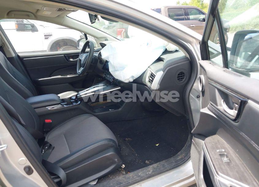 Photo 5 of 2018 Honda Clarity PLUG-IN HYBRID (VIN JHMZC5F14JC007026)