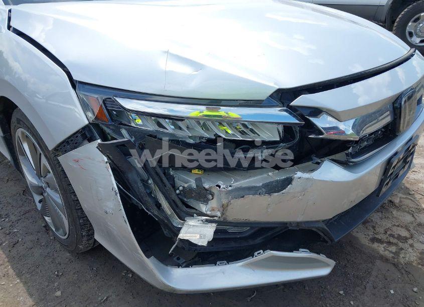 Photo 6 of 2018 Honda Clarity PLUG-IN HYBRID (VIN JHMZC5F14JC007026)