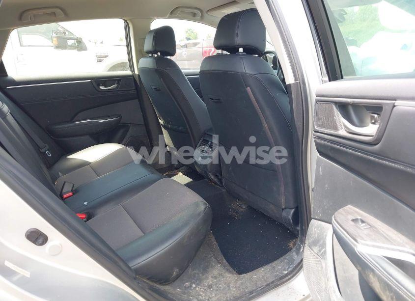 Photo 8 of 2018 Honda Clarity PLUG-IN HYBRID (VIN JHMZC5F14JC007026)