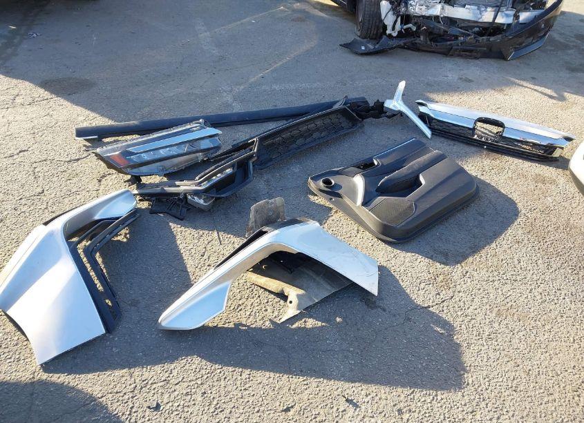 Photo 12 of 2018 Honda Clarity PLUG-IN HYBRID (VIN JHMZC5F14JC018317)