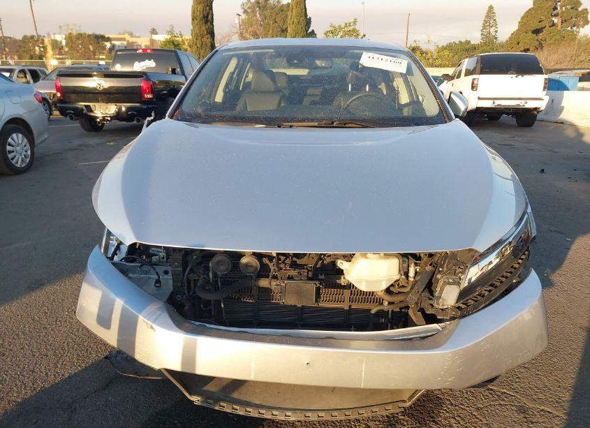 Photo 6 of 2018 Honda Clarity PLUG-IN HYBRID (VIN JHMZC5F14JC018317)