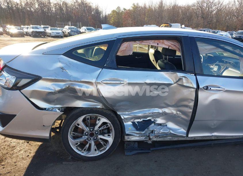 Photo 6 of 2018 Honda Clarity PLUG-IN HYBRID (VIN JHMZC5F14JC022299)