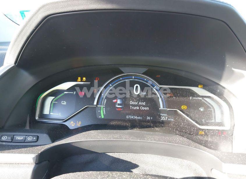 Photo 7 of 2018 Honda Clarity PLUG-IN HYBRID (VIN JHMZC5F14JC022299)