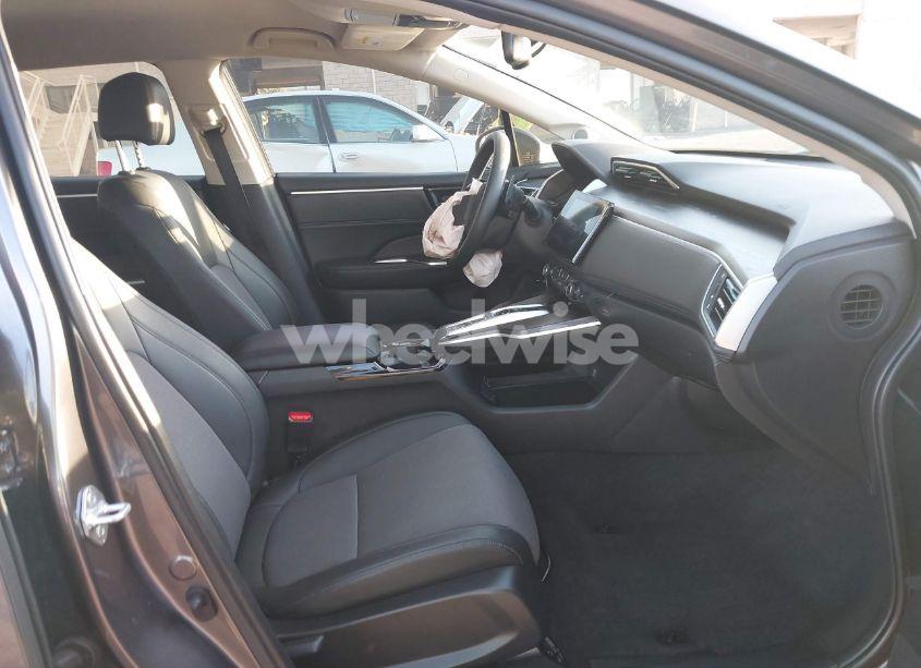 Photo 5 of 2019 Honda Clarity PLUG-IN HYBRID (VIN JHMZC5F15KC006386)