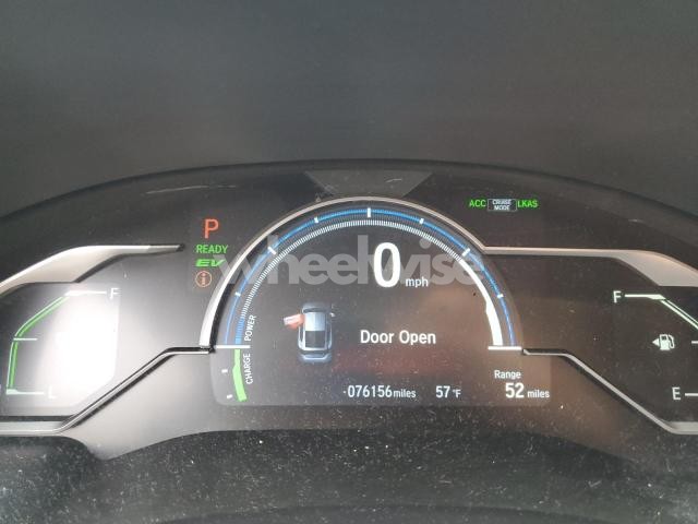 Photo 7 of 2018 HONDA CLARITY (VIN JHMZC5F16JC007092)