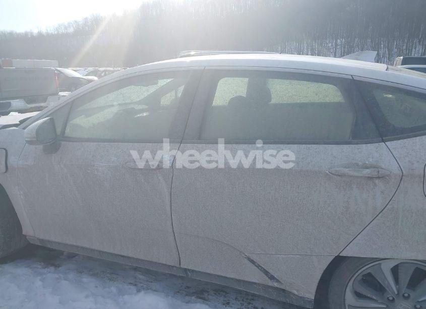 Photo 14 of 2018 Honda Clarity PLUG-IN HYBRID (VIN JHMZC5F16JC012406)