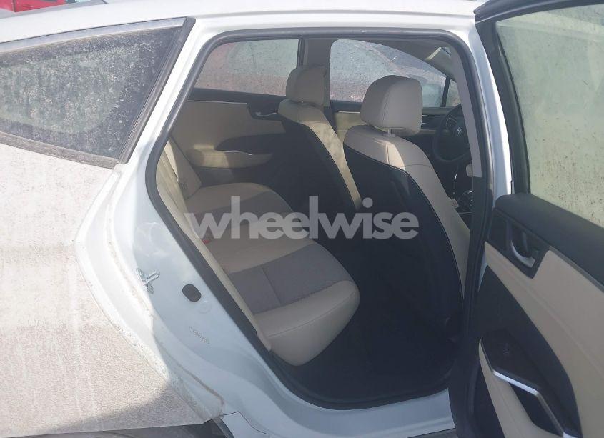 Photo 8 of 2018 Honda Clarity PLUG-IN HYBRID (VIN JHMZC5F16JC012406)