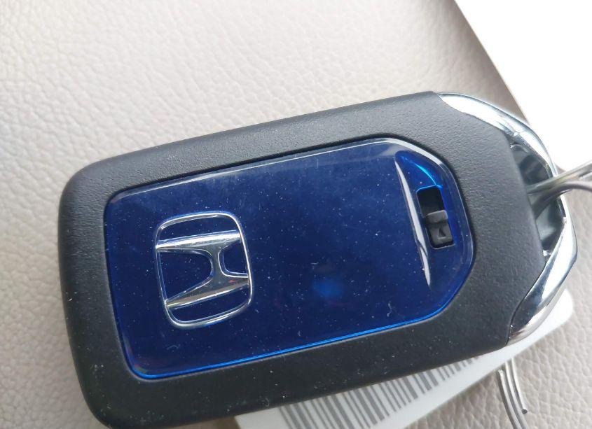 Photo 11 of 2018 Honda Clarity PLUG-IN HYBRID (VIN JHMZC5F17JC007702)