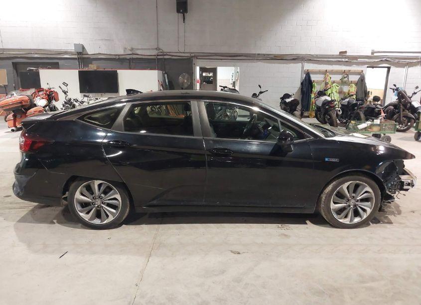 Photo 14 of 2018 Honda Clarity PLUG-IN HYBRID (VIN JHMZC5F19JC006017)