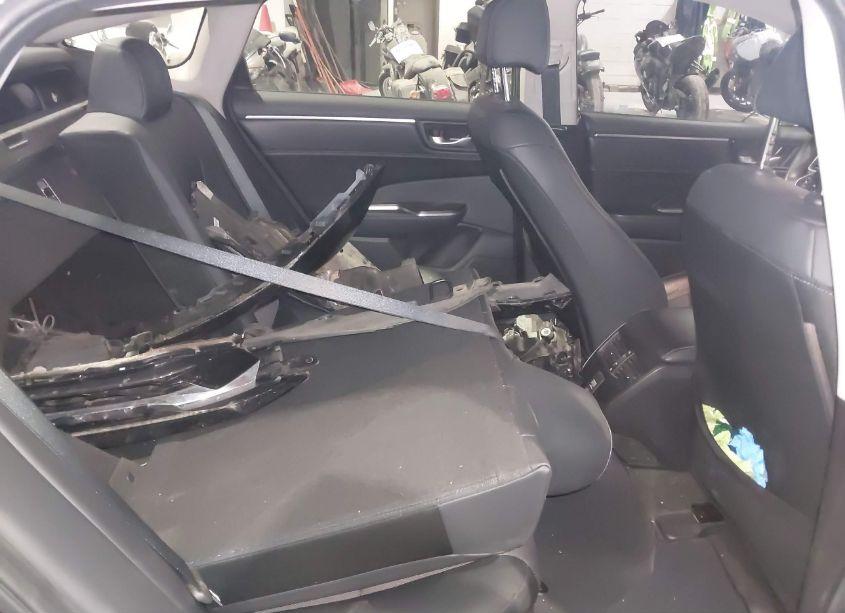 Photo 8 of 2018 Honda Clarity PLUG-IN HYBRID (VIN JHMZC5F19JC006017)