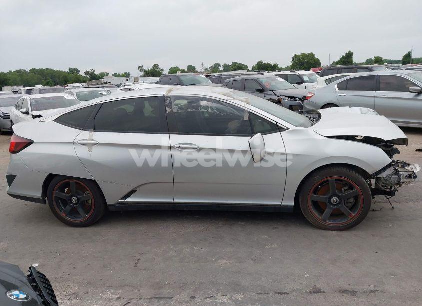 Photo 14 of 2018 Honda Clarity PLUG-IN HYBRID (VIN JHMZC5F1XJC012246)