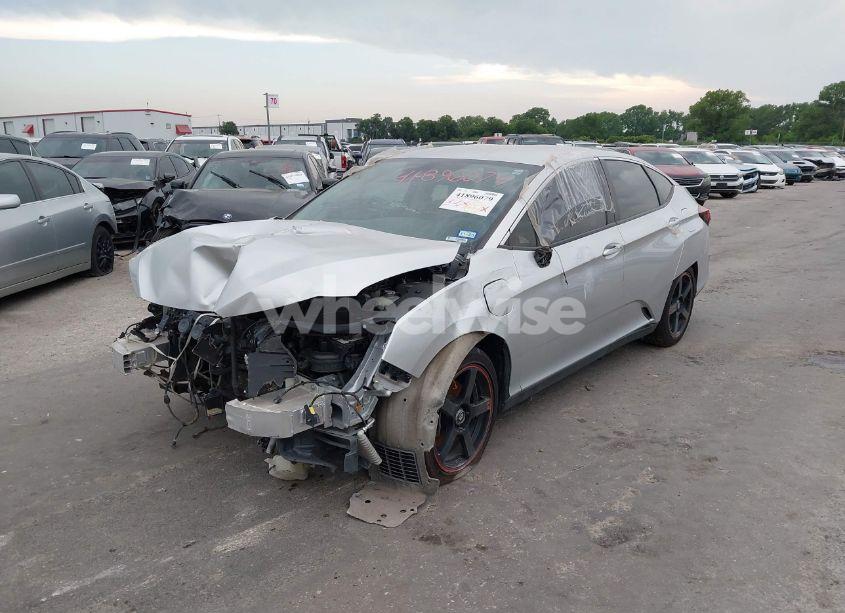 Photo 2 of 2018 Honda Clarity PLUG-IN HYBRID (VIN JHMZC5F1XJC012246)