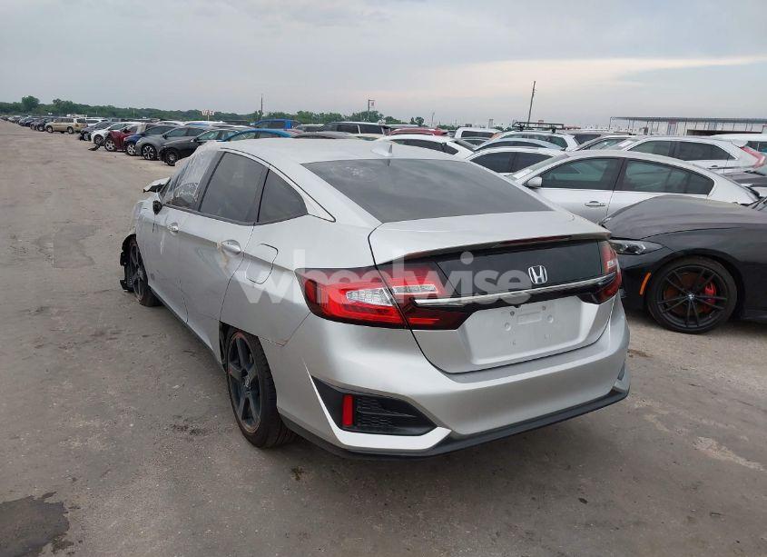 Photo 3 of 2018 Honda Clarity PLUG-IN HYBRID (VIN JHMZC5F1XJC012246)