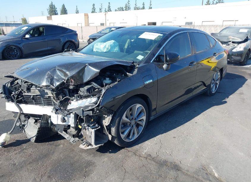 Photo 2 of 2019 Honda Clarity PLUG-IN HYBRID (VIN JHMZC5F1XKC002026)