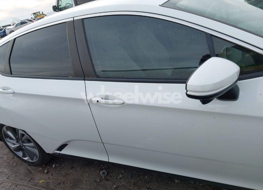 Photo 14 of 2021 Honda Clarity PLUG-IN HYBRID (VIN JHMZC5F1XMC000604)