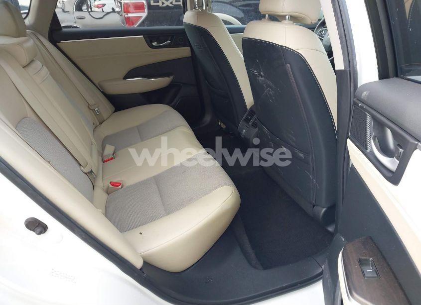 Photo 8 of 2021 Honda Clarity PLUG-IN HYBRID (VIN JHMZC5F1XMC000604)