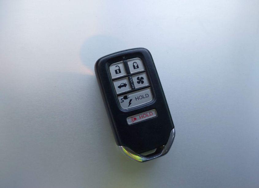 Photo 11 of 2018 Honda Clarity PLUG-IN HYBRID TOURING (VIN JHMZC5F32JC002070)