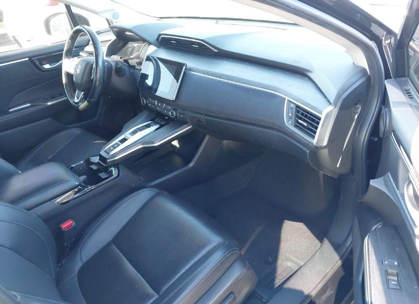 Photo 5 of 2018 Honda Clarity PLUG-IN HYBRID TOURING (VIN JHMZC5F32JC002070)