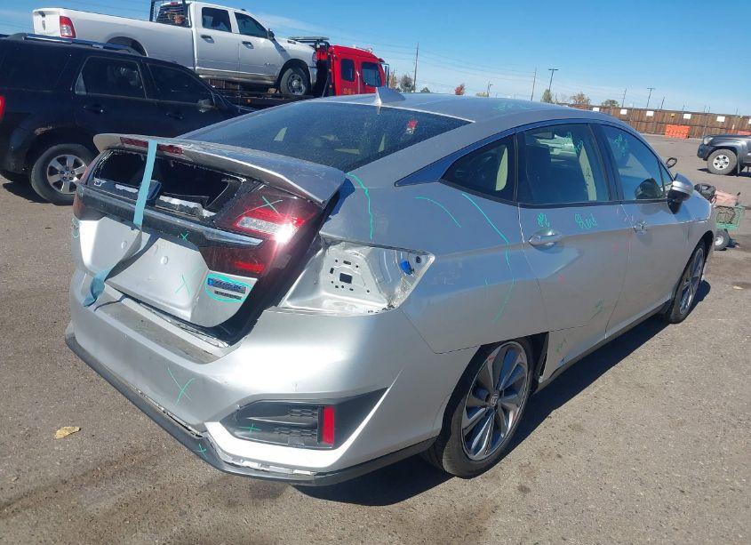 Photo 4 of 2018 Honda Clarity PLUG-IN HYBRID TOURING (VIN JHMZC5F32JC017605)