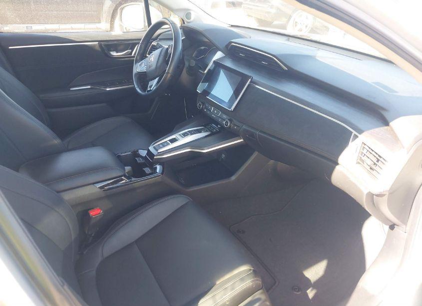 Photo 5 of 2018 Honda Clarity PLUG-IN HYBRID TOURING (VIN JHMZC5F32JC017605)