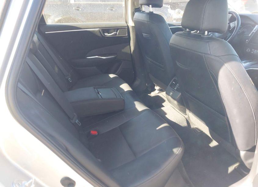 Photo 8 of 2018 Honda Clarity PLUG-IN HYBRID TOURING (VIN JHMZC5F32JC017605)