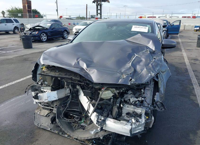 Photo 6 of 2019 Honda Clarity PLUG-IN HYBRID TOURING (VIN JHMZC5F32KC004774)