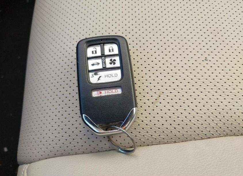 Photo 11 of 2018 Honda Clarity PLUG-IN HYBRID TOURING (VIN JHMZC5F33JC006693)