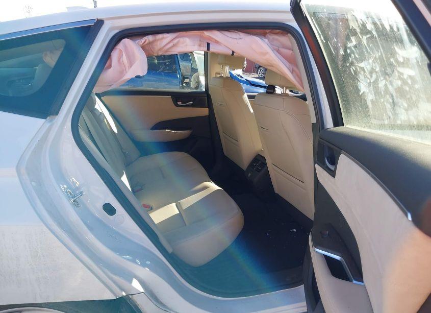 Photo 8 of 2018 Honda Clarity PLUG-IN HYBRID TOURING (VIN JHMZC5F33JC006693)