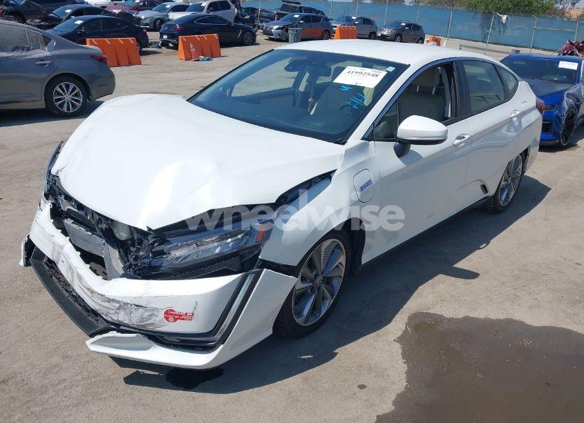 Photo 2 of 2018 Honda Clarity PLUG-IN HYBRID TOURING (VIN JHMZC5F34JC010638)