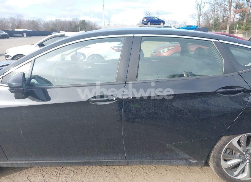 Photo 14 of 2018 Honda Clarity PLUG-IN HYBRID TOURING (VIN JHMZC5F34JC018741)