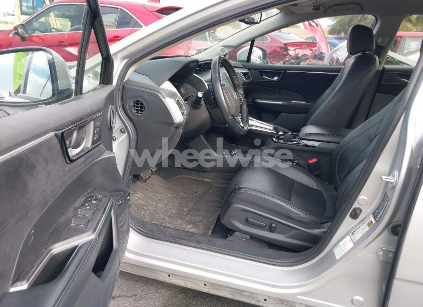 Photo 5 of 2019 Honda Clarity PLUG-IN HYBRID TOURING (VIN JHMZC5F34KC007031)