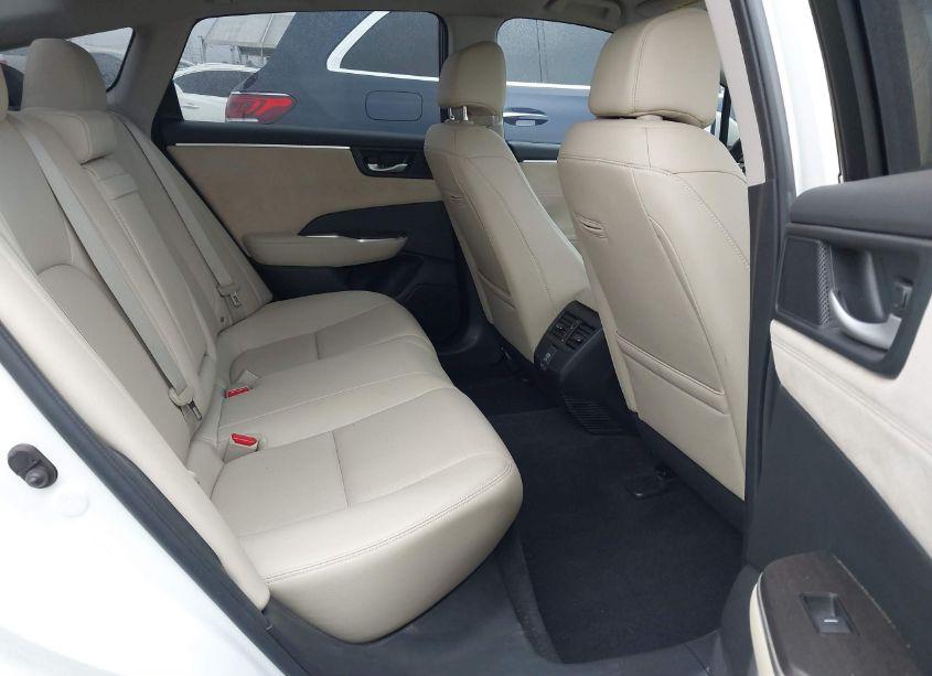 Photo 8 of 2018 Honda Clarity PLUG-IN HYBRID TOURING (VIN JHMZC5F35JC002337)