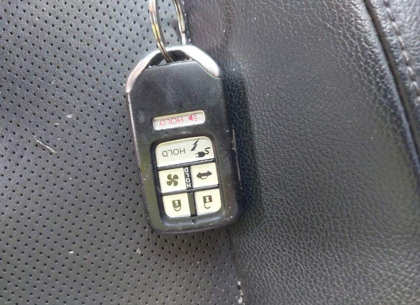 Photo 11 of 2018 Honda Clarity PLUG-IN HYBRID TOURING (VIN JHMZC5F35JC010809)