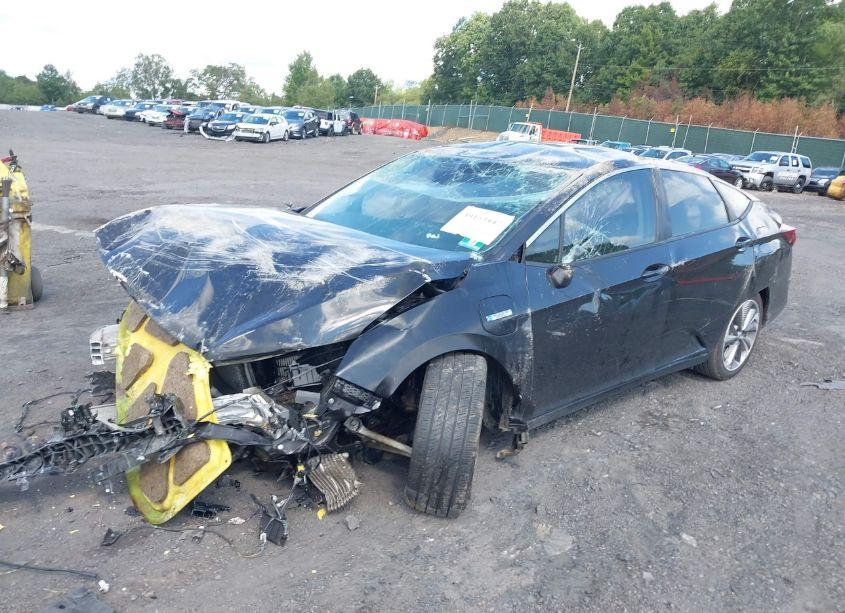 Photo 2 of 2018 Honda Clarity PLUG-IN HYBRID TOURING (VIN JHMZC5F35JC010809)