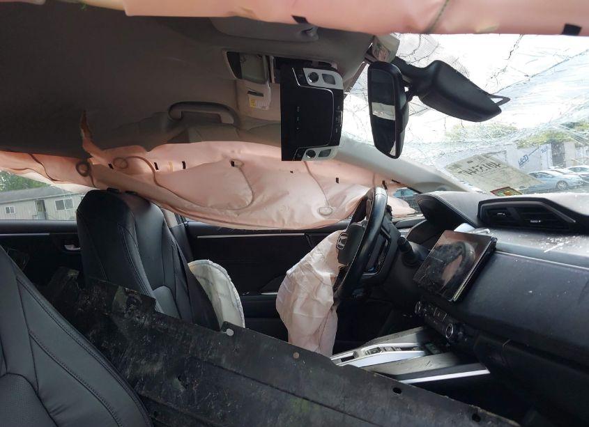 Photo 5 of 2018 Honda Clarity PLUG-IN HYBRID TOURING (VIN JHMZC5F35JC010809)