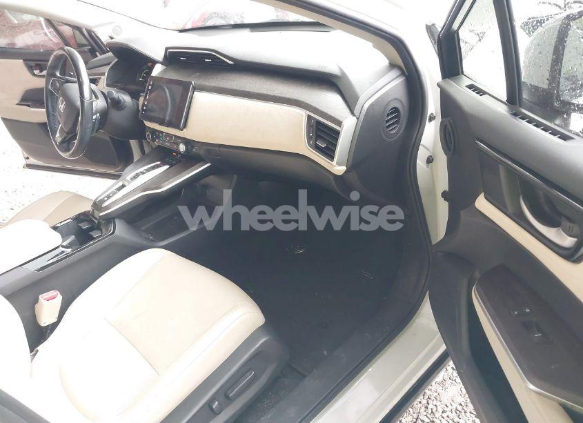 Photo 5 of 2018 Honda Clarity PLUG-IN HYBRID TOURING (VIN JHMZC5F35JC023012)