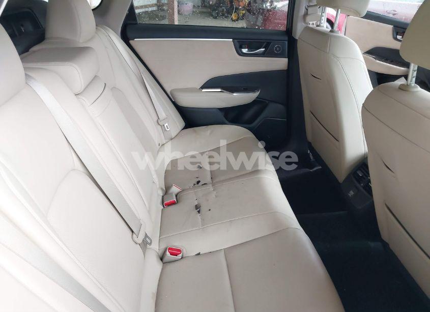 Photo 8 of 2018 Honda Clarity PLUG-IN HYBRID TOURING (VIN JHMZC5F35JC023012)