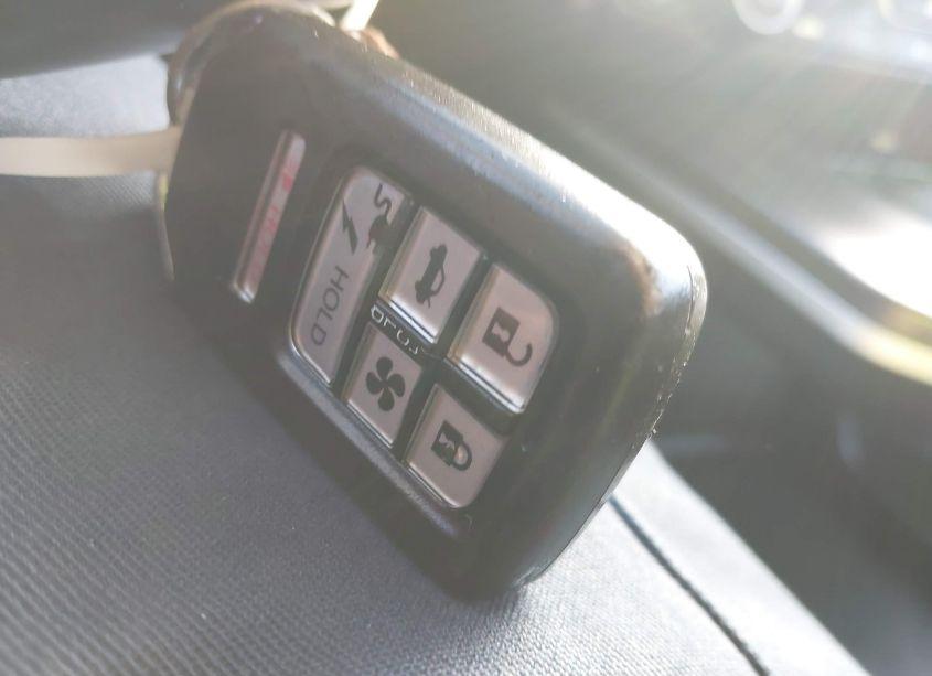 Photo 11 of 2018 Honda Clarity PLUG-IN HYBRID TOURING (VIN JHMZC5F36JC001603)