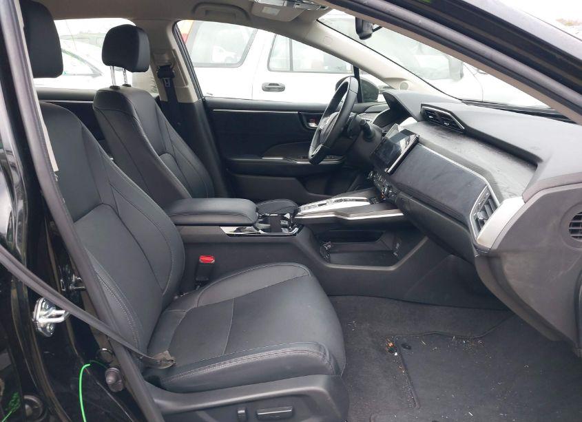 Photo 5 of 2018 Honda Clarity PLUG-IN HYBRID TOURING (VIN JHMZC5F37JC007572)