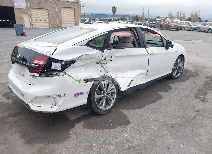 Photo 4 of 2018 Honda Clarity PLUG-IN HYBRID TOURING (VIN JHMZC5F38JC015079)