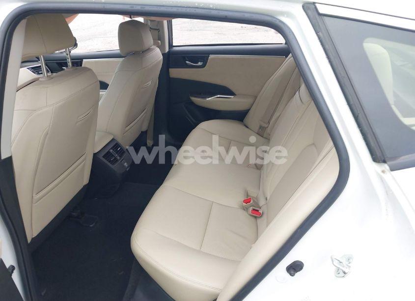 Photo 8 of 2018 Honda Clarity PLUG-IN HYBRID TOURING (VIN JHMZC5F38JC015079)