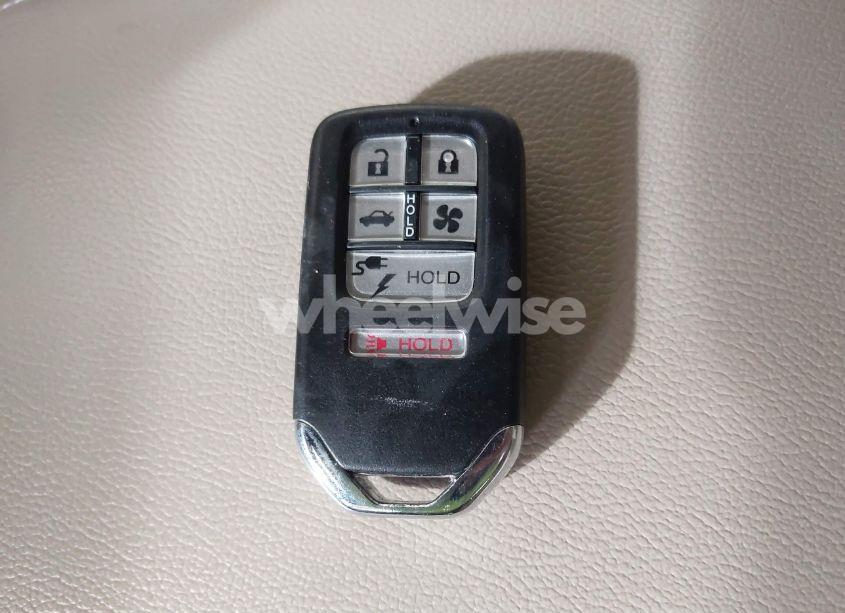 Photo 11 of 2018 Honda Clarity PLUG-IN HYBRID TOURING (VIN JHMZC5F39JC002521)